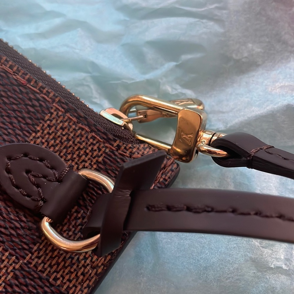 SOLD❌Authentic Neverfull DE MM/GM Pouch in Red Interior - Picture 11 of 16